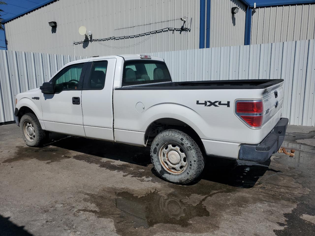 2014 Ford F-150 VIN 1FTFX1EF9EKD68374 Copart auction photo, normal wear / minor dent/scratches damage thumbnail 2