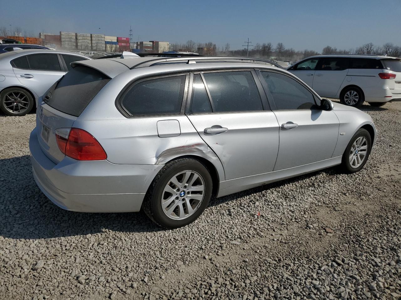 2006 BMW 3er VIN WBAVT13526KW23303 Copart auction photo, rear end damage thumbnail 3