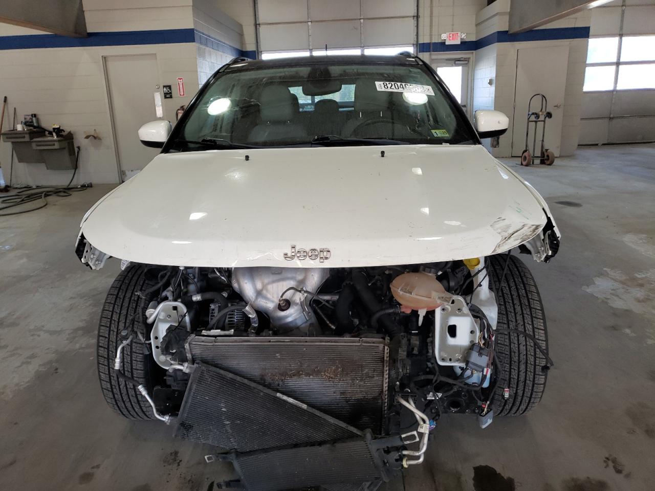 2018 Jeep Compass VIN 3C4NJDBB0JT435016 Copart auction photo, front end damage thumbnail 5