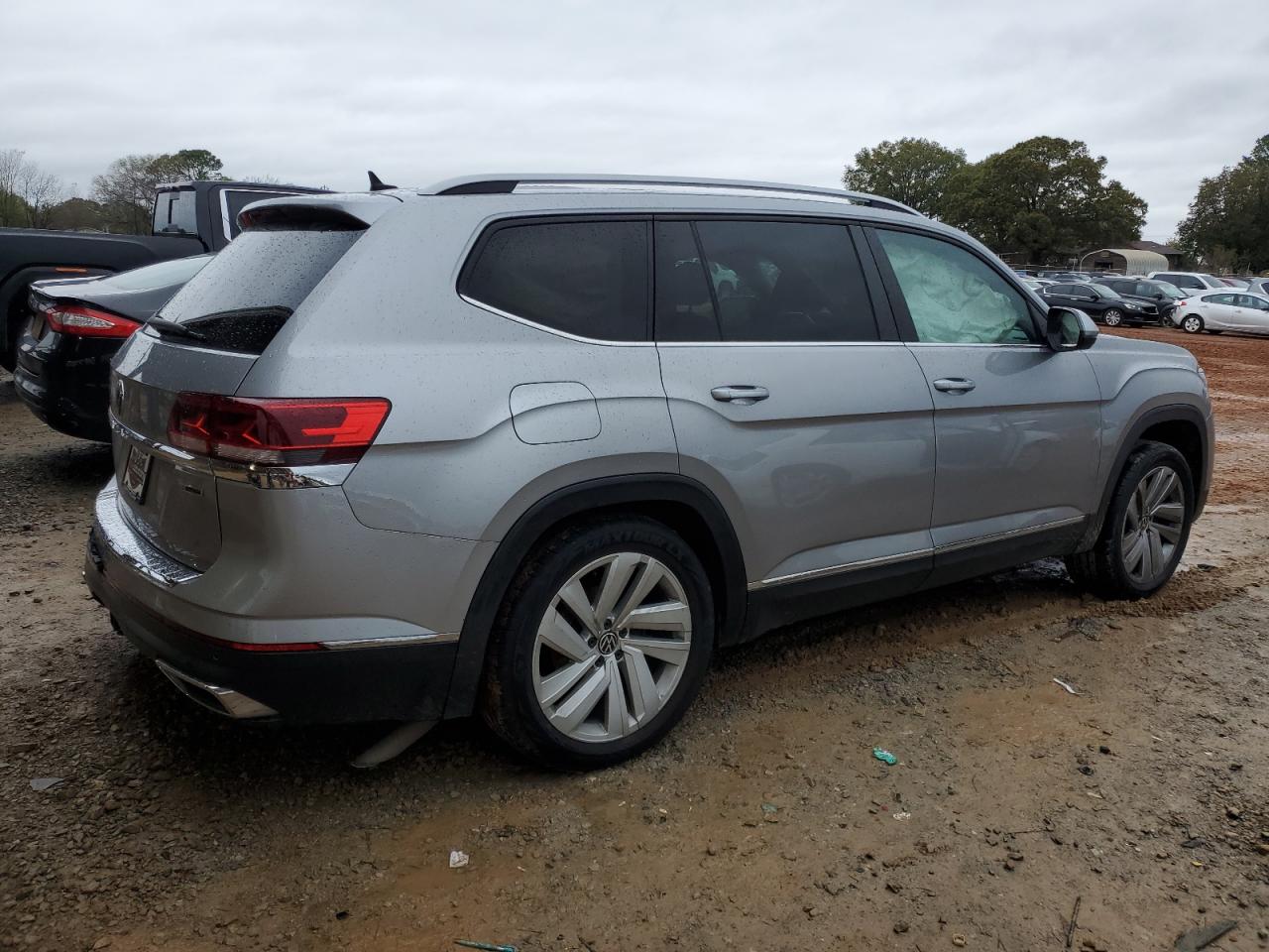 2021 Volkswagen Atlas VIN 1V2BR2CA4MC517934 Copart auction photo, side / rear end damage thumbnail 3