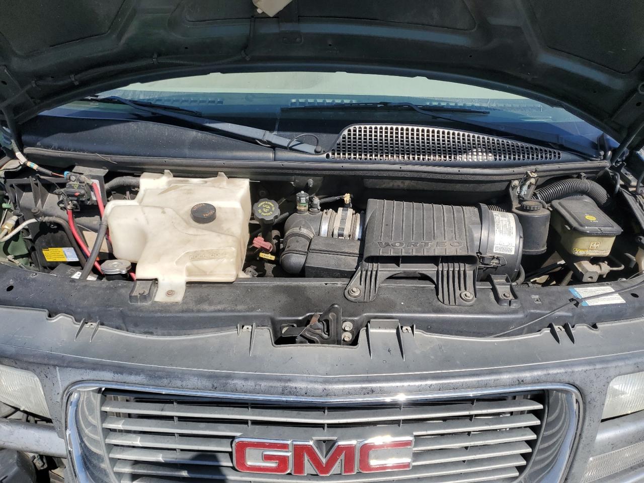 2002 GMC Savana VIN 1GDFG15R521206037 Copart auction photo, front end / undercarriage damage thumbnail 12