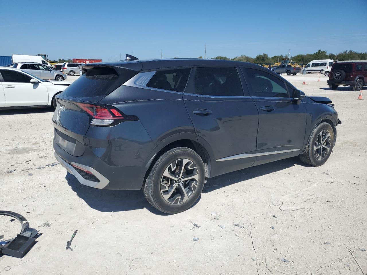 2023 KIA Sportage VIN 5XYK33AFXPG061008 Copart auction photo, front end damage thumbnail 3