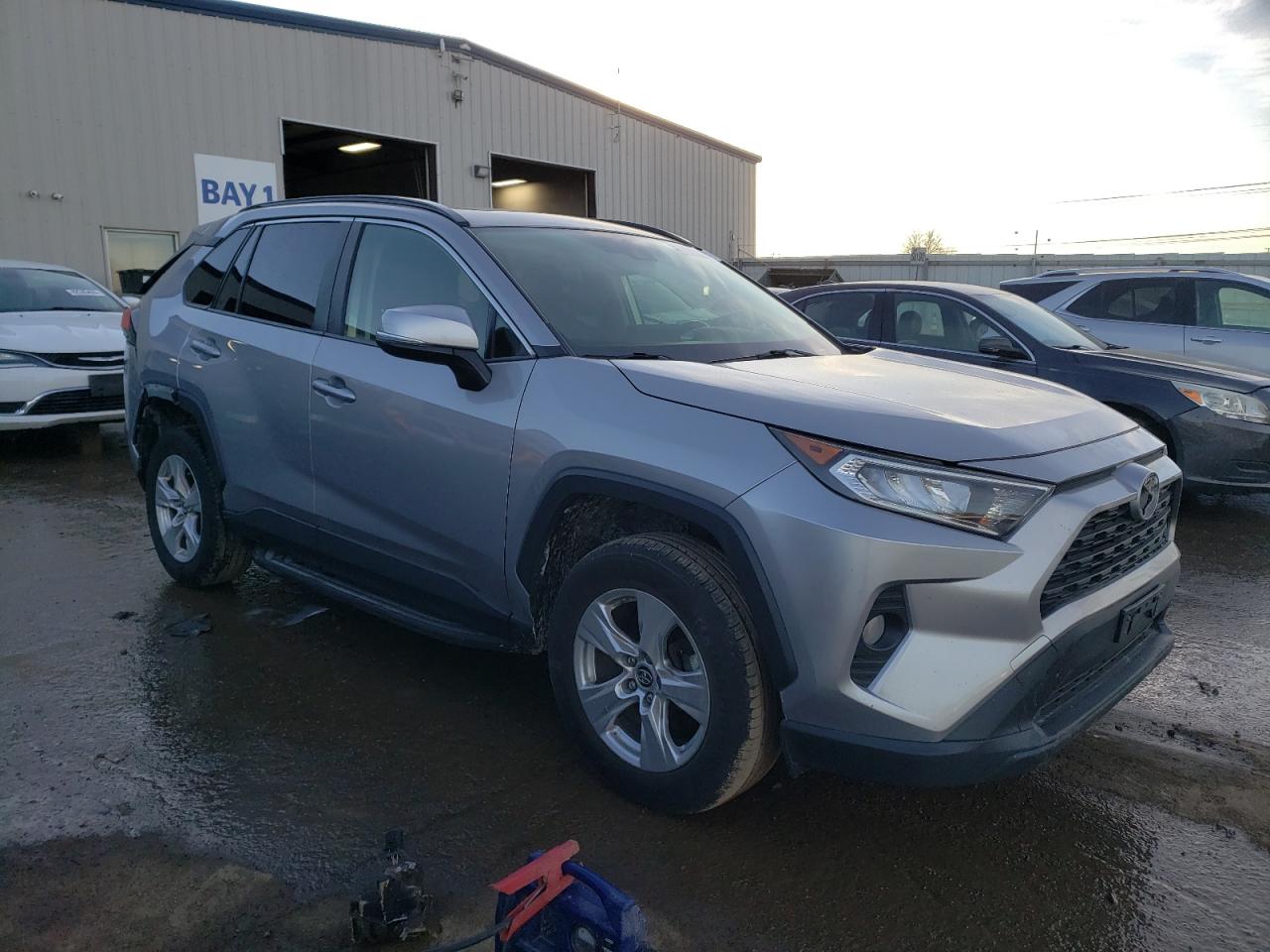 2019 Toyota RAV 4 VIN JTMP1RFV8KJ016267 Copart auction photo, rear end damage thumbnail 4