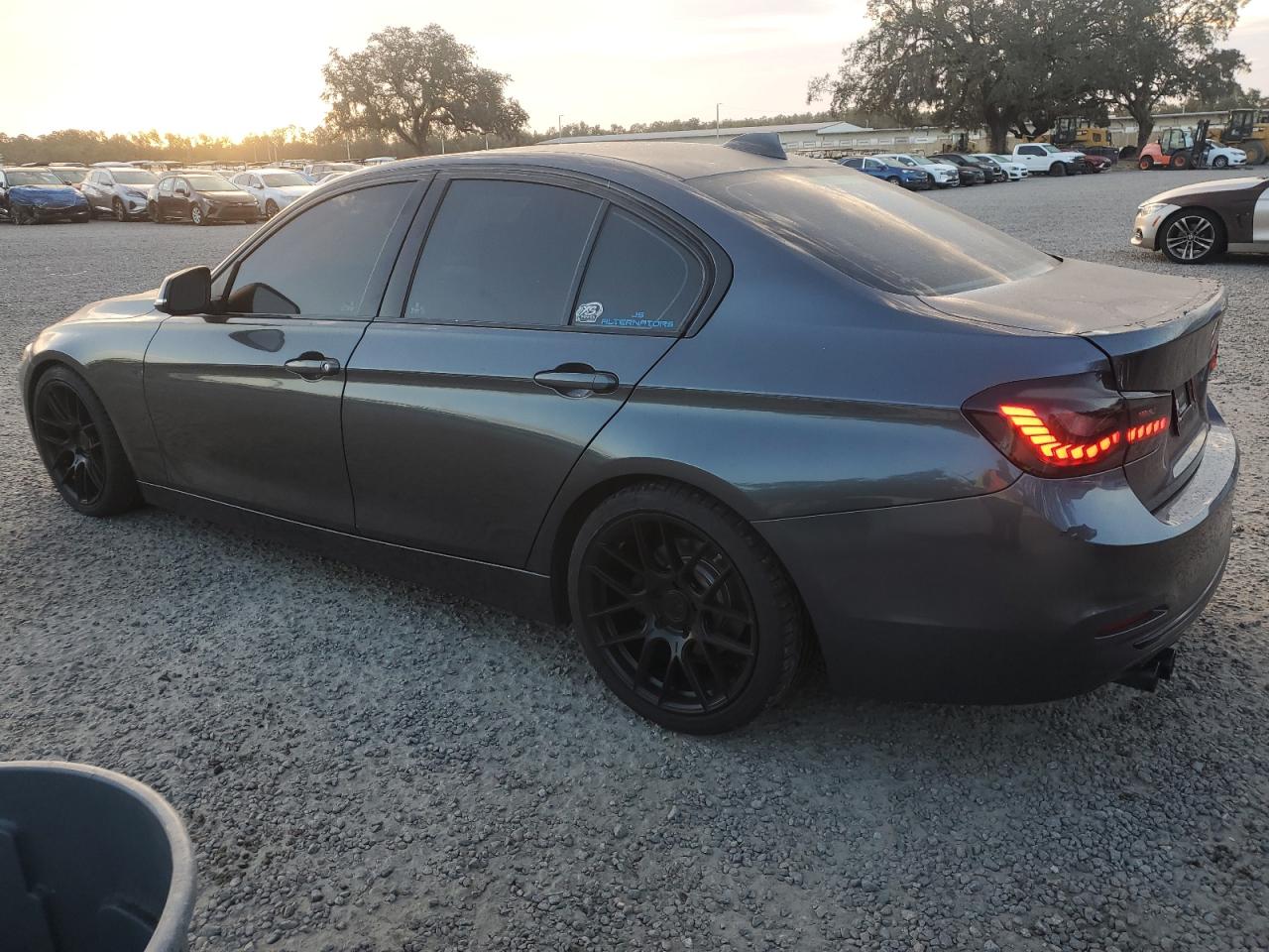 2018 BMW 3er VIN WBA8B9G58JNU96573 Copart auction photo, side damage thumbnail 2