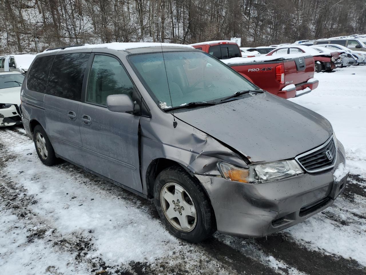 2000 Honda Odyssey VIN 2HKRL186XYH570017 Copart auction photo, front end / minor dent/scratches damage thumbnail 4
