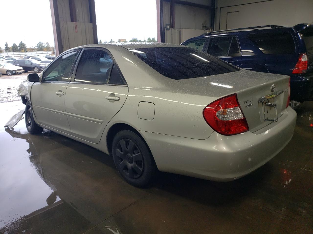 2003 Toyota Camry VIN 4T1BE32K83U122916 Copart auction photo, front end / side damage thumbnail 2