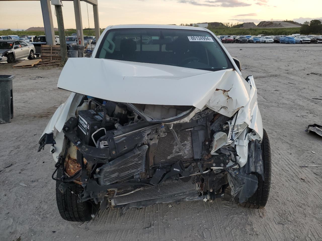 2019 Nissan Navara (Frontier) VIN 1N6AD0CWXKN718831 Copart auction photo, front end / minor dent/scratches damage thumbnail 5