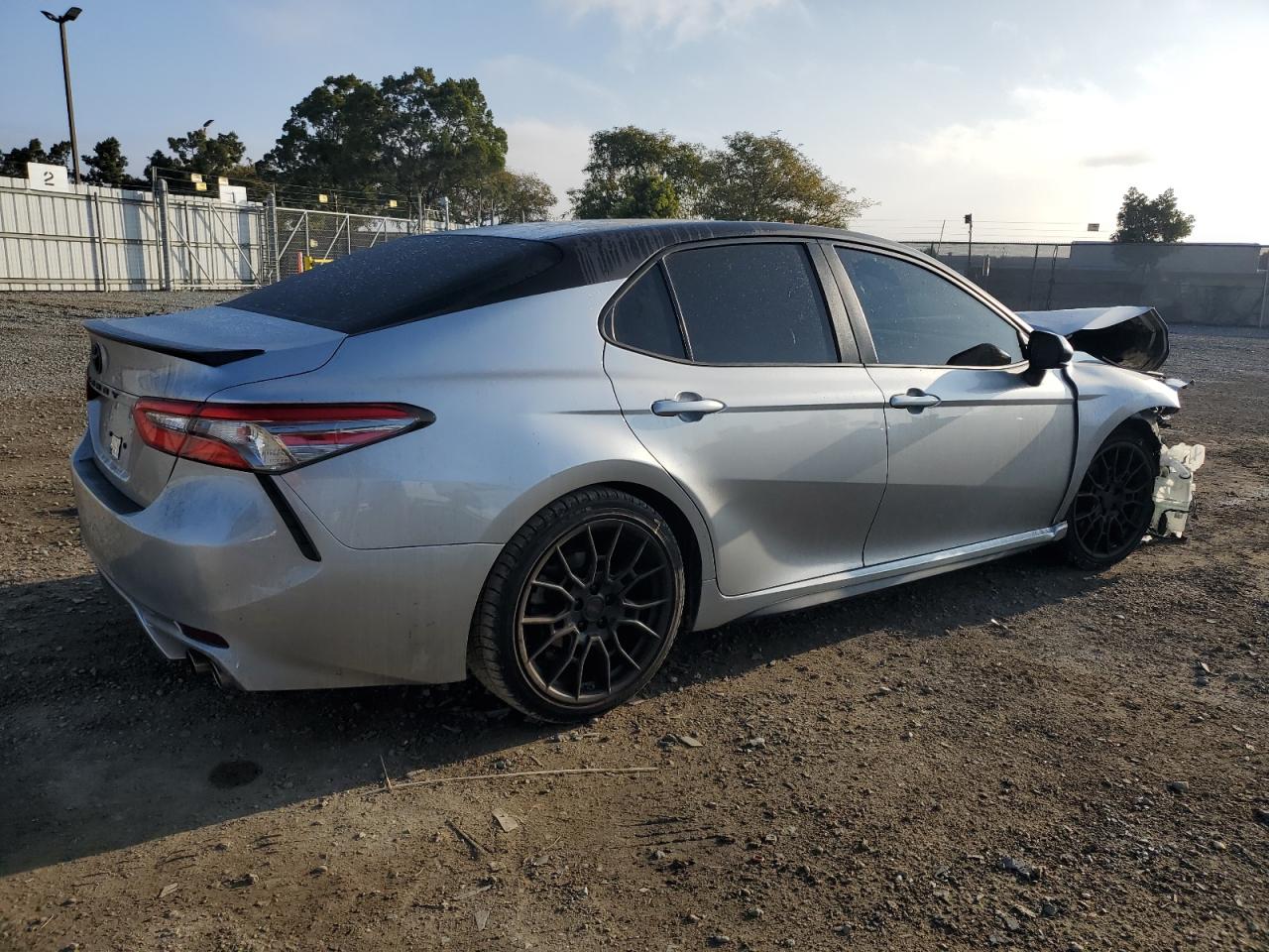 2018 Toyota Camry VIN 4T1B11HK6JU025329 Copart auction photo, front end damage thumbnail 3