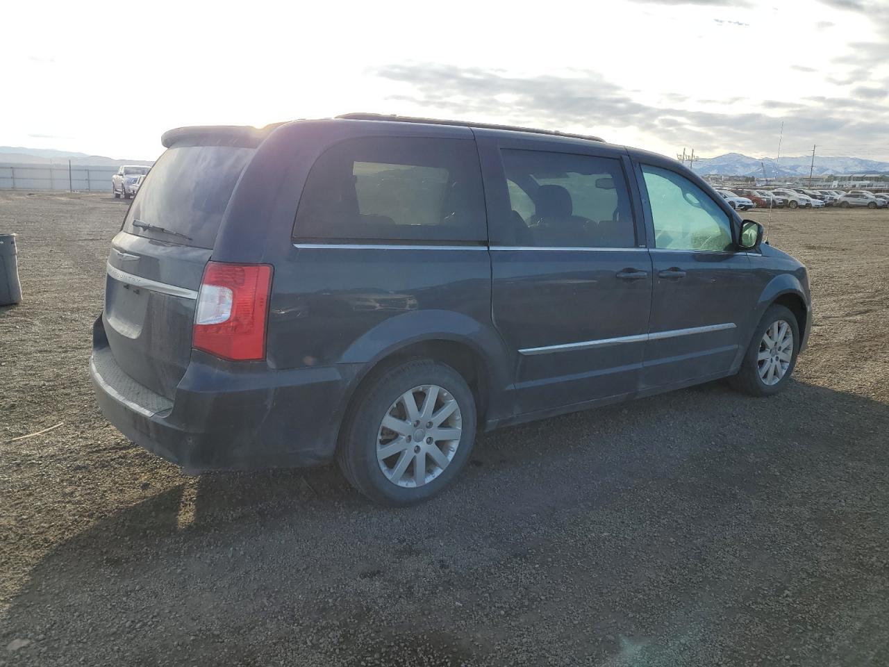 2014 Chrysler Town & Country VIN 2C4RC1BG5ER131615 Copart auction photo, minor dent/scratches damage thumbnail 3