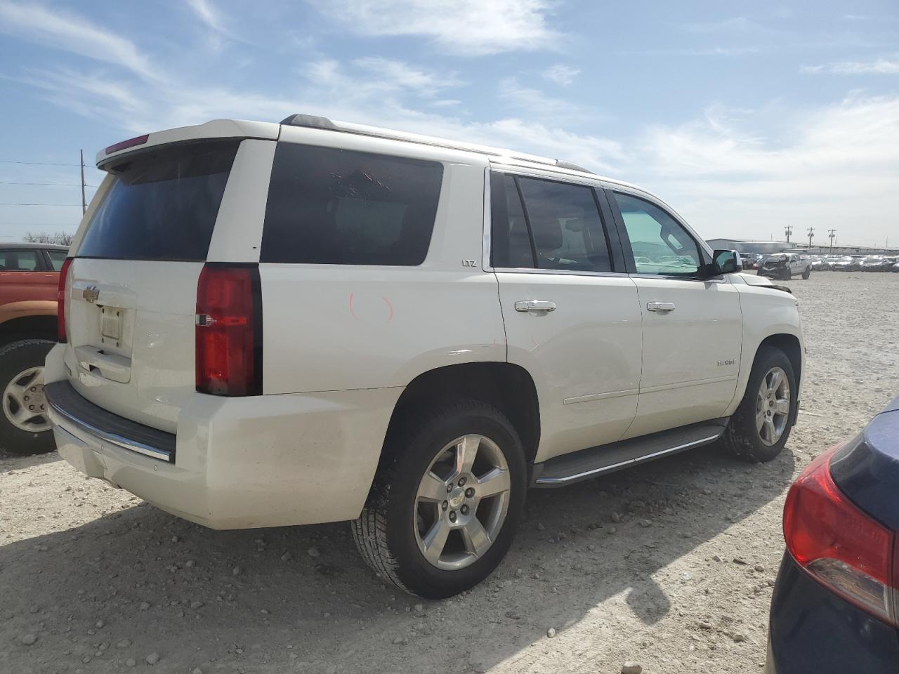 2015 Chevrolet Tahoe VIN 1GNSCCKC6FR107364 Copart auction photo, front end / side damage thumbnail 3