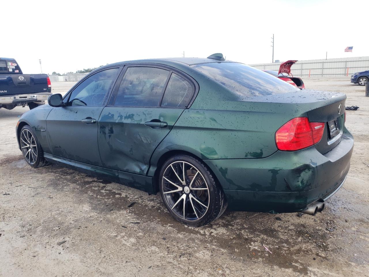 2009 BMW 3er VIN WBAPH77529NL82689 Copart auction photo, side / minor dent/scratches damage thumbnail 2
