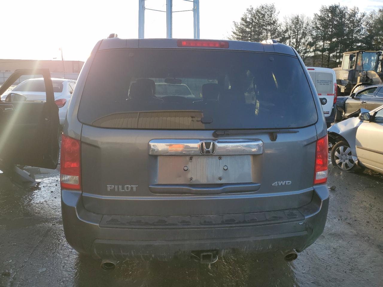 2011 Honda Pilot VIN 5FNYF4H50BB068991 Copart auction photo, front end damage thumbnail 6