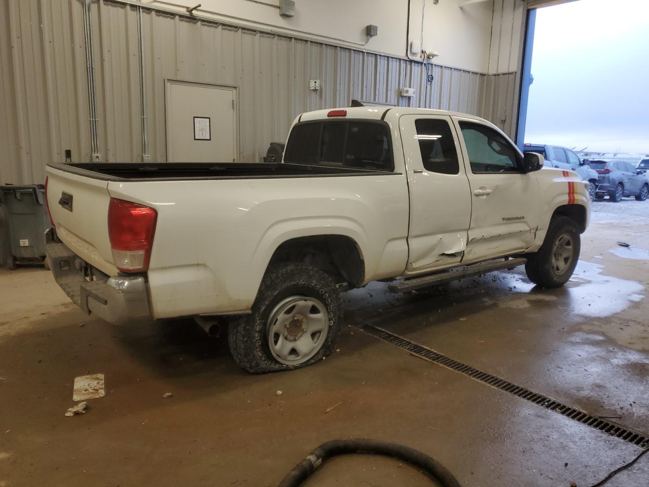 2016 Toyota Tacoma VIN 5TFSZ5AN1GX024041 Copart auction photo, all over damage thumbnail 3