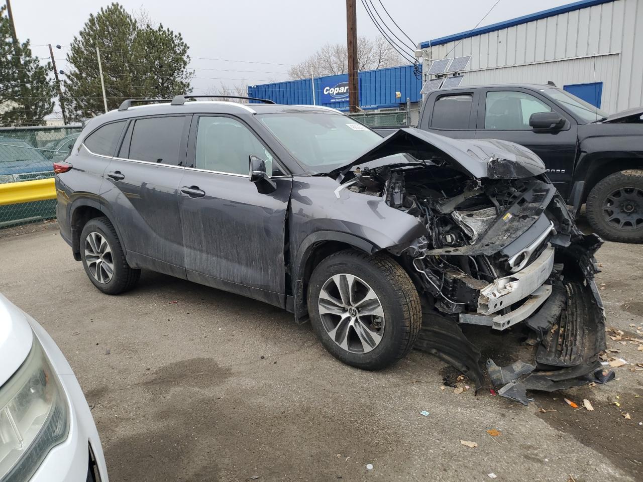 2022 Toyota Highlander VIN 5TDHZRBH1NS562459 Copart auction photo, front end damage thumbnail 4