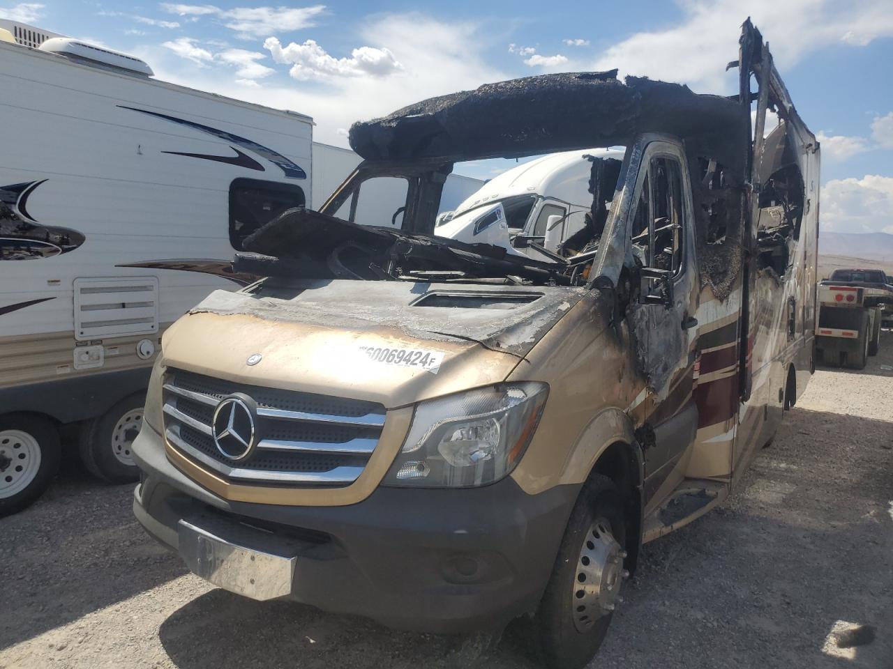 2015 Mercedes-Benz Sprinter VIN WDAPF4CC3F9605518 Copart auction photo, burn / burn - interior damage thumbnail 2