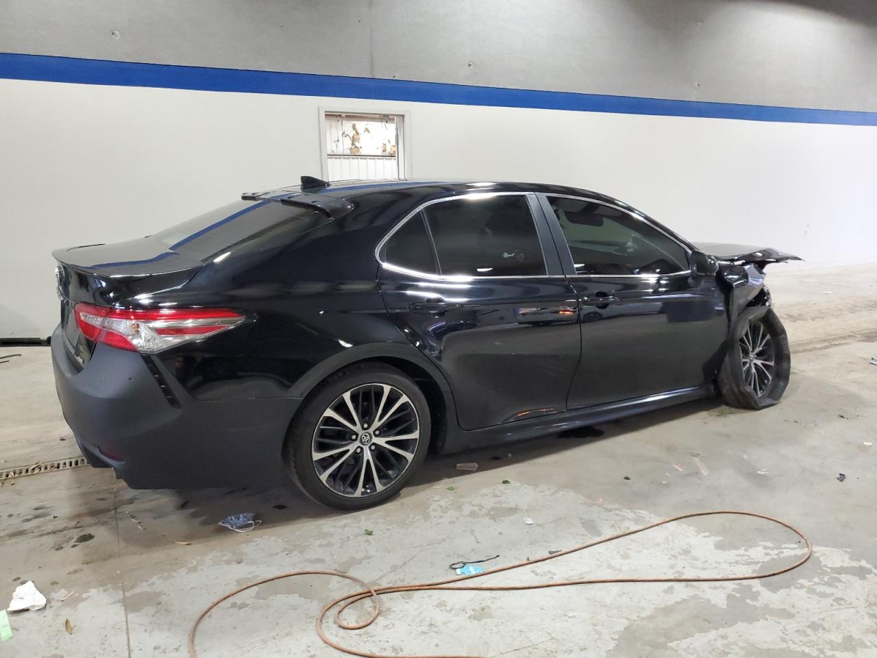 2019 Toyota Camry VIN 4T1B11HK0KU791056 Copart auction photo, front end / minor dent/scratches damage thumbnail 3