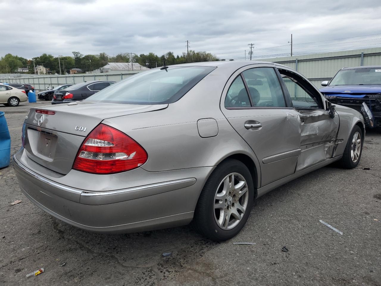 2005 Mercedes-Benz E-klasse VIN WDBUF26J55A587405 Copart auction photo, side damage thumbnail 3