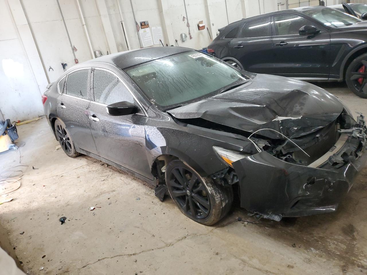 2018 Nissan Altima VIN 1N4AL3AP1JC273530 Copart auction photo, front end / side damage thumbnail 4
