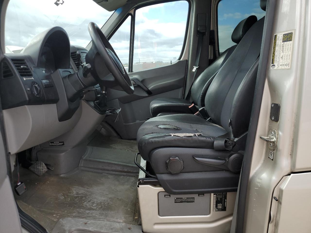 2016 Mercedes-Benz Sprinter VIN WD4PE8DD6GP234632 Copart auction photo, front end / minor dent/scratches damage thumbnail 7