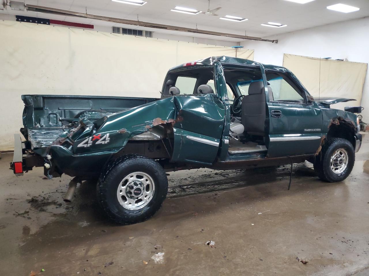 2001 GMC Sierra VIN 1GTHK29U71E167376 Copart auction photo, all over damage thumbnail 3