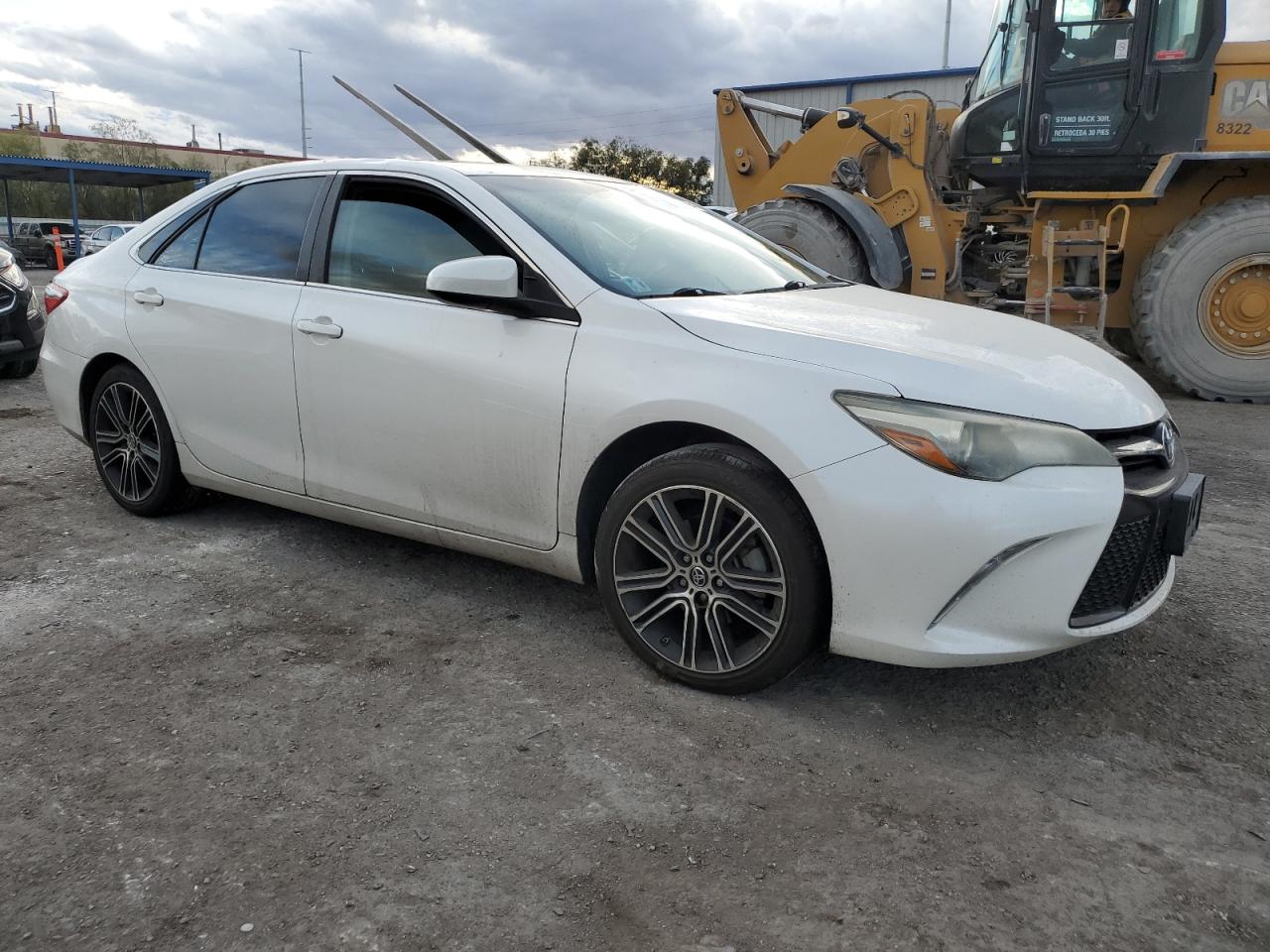 2016 Toyota Camry VIN 4T1BF1FK2GU153497 Copart auction photo, side / rear end damage thumbnail 4