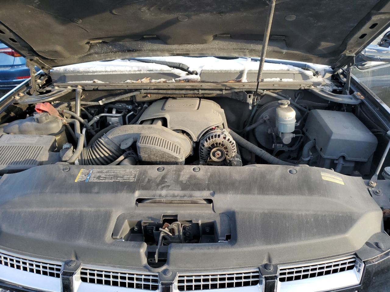 2010 Cadillac Escalade VIN 1GYUKBEF7AR271844 Copart auction photo, front end / side damage thumbnail 12