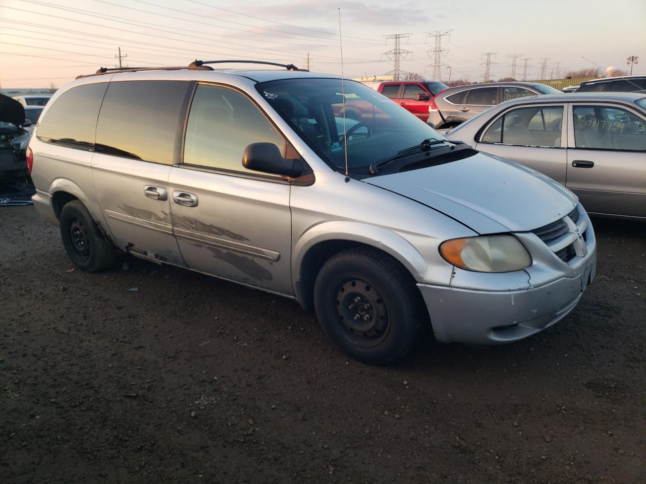 2005 Dodge Caravan VIN 2D4GP24RX5R306055 Copart auction photo, side / minor dent/scratches damage thumbnail 4
