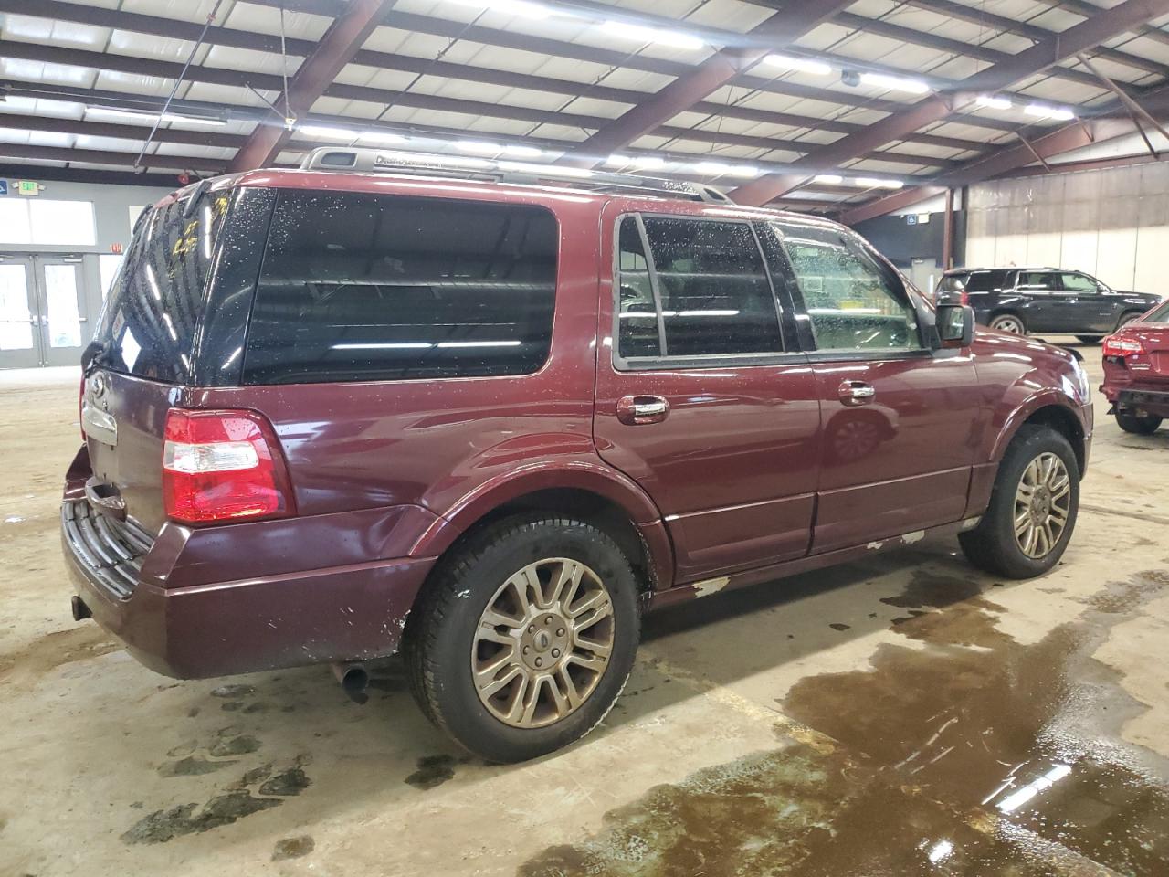 2011 Ford Expedition VIN 1FMJU2A54BEF00484 Copart auction photo, minor dent/scratches damage thumbnail 3