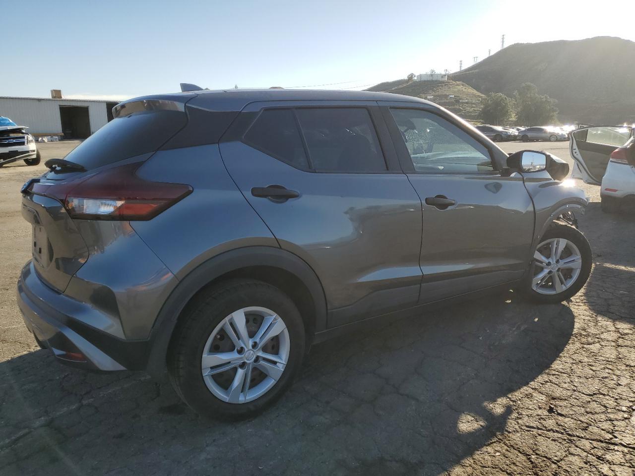 2021 Nissan Kicks VIN 3N1CP5BVXML556603 Copart auction photo, front end / side damage thumbnail 3