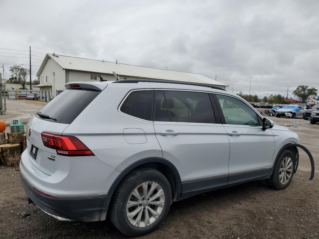 2018 Volkswagen Tiguan VIN 3VV2B7AX1JM000872 Copart auction photo, front end damage thumbnail 3