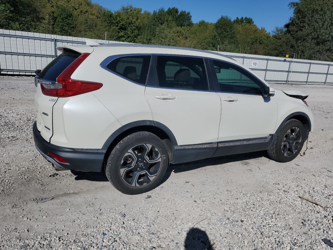 2018 Honda CR-V VIN 2HKRW2H95JH692877 Copart auction photo, front end damage thumbnail 3