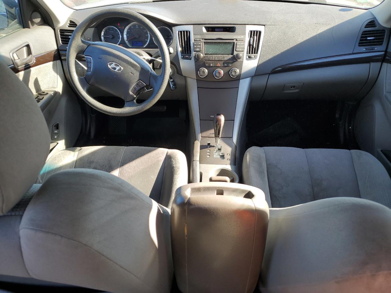 2009 Hyundai Sonata VIN 5NPET46C09H463617 Copart auction photo, rear end / minor dent/scratches damage thumbnail 8