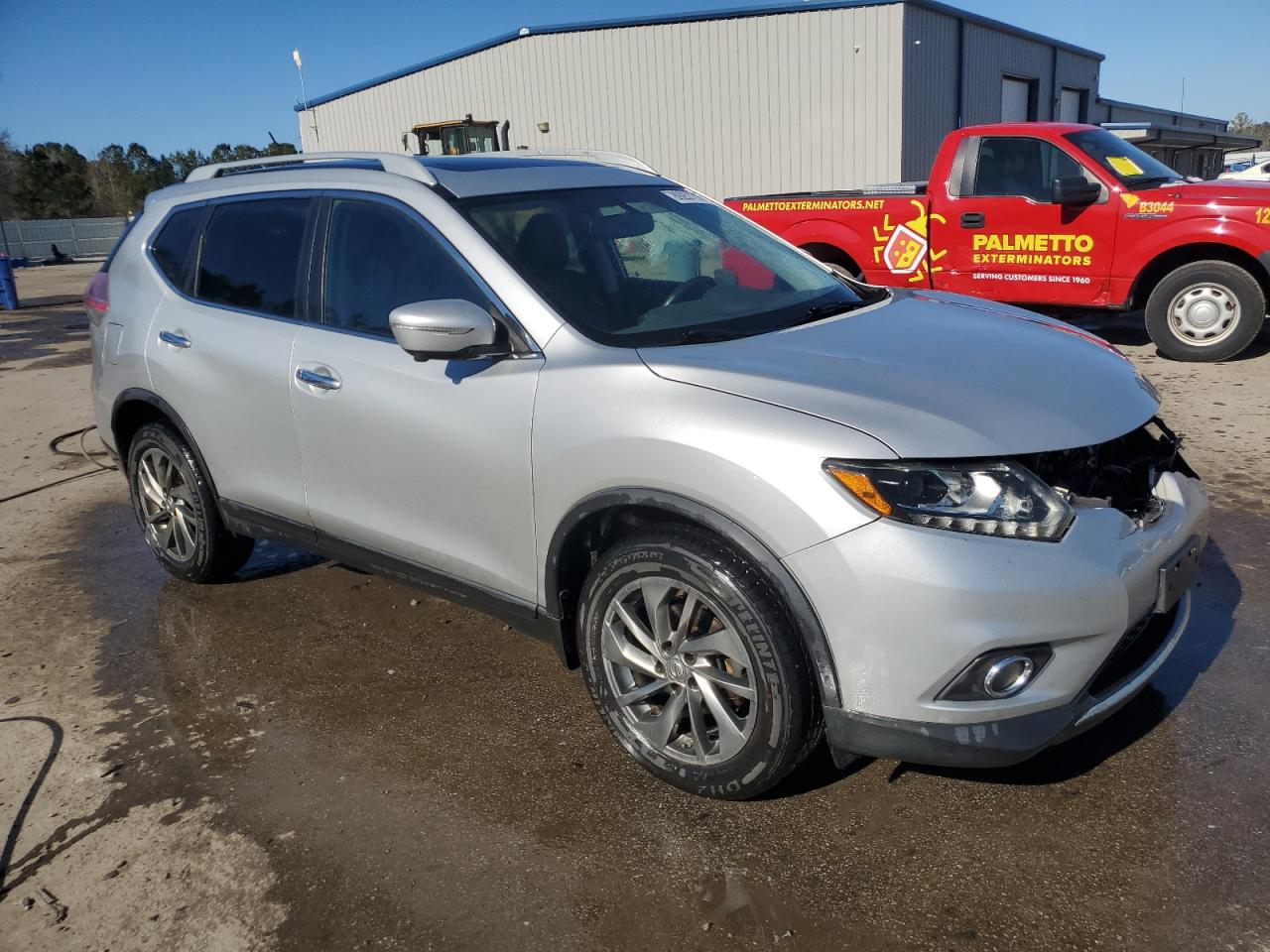 2015 Nissan Rogue VIN 5N1AT2MV0FC889673 Copart auction photo, front end damage thumbnail 4