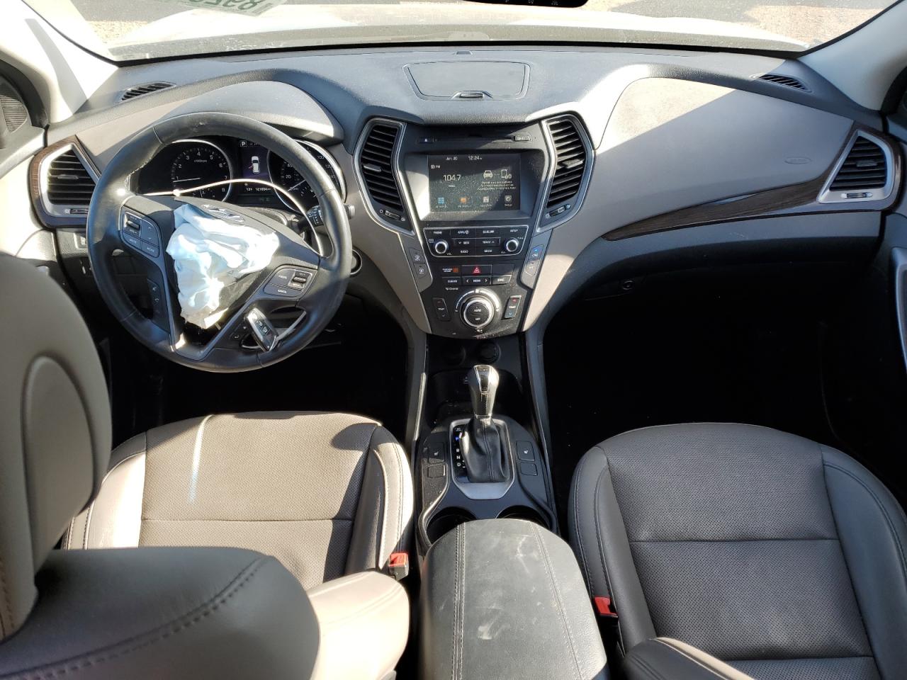 2017 Hyundai Santa Fe VIN 5XYZU4LA6HG475228 Copart auction photo, front end / minor dent/scratches damage thumbnail 8