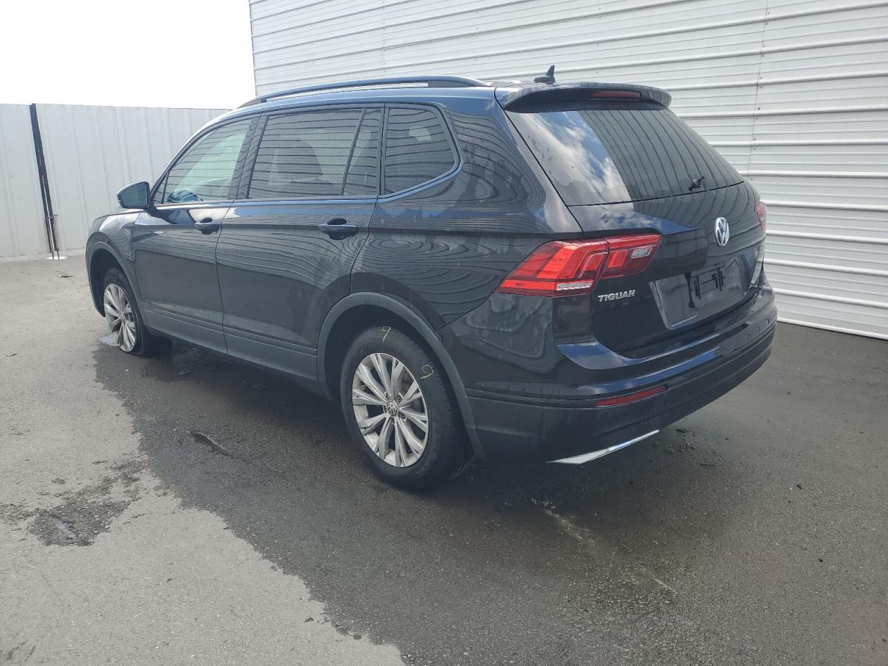 2020 Volkswagen Tiguan VIN 3VV1B7AXXLM172185 Copart auction photo, front end / minor dent/scratches damage thumbnail 2