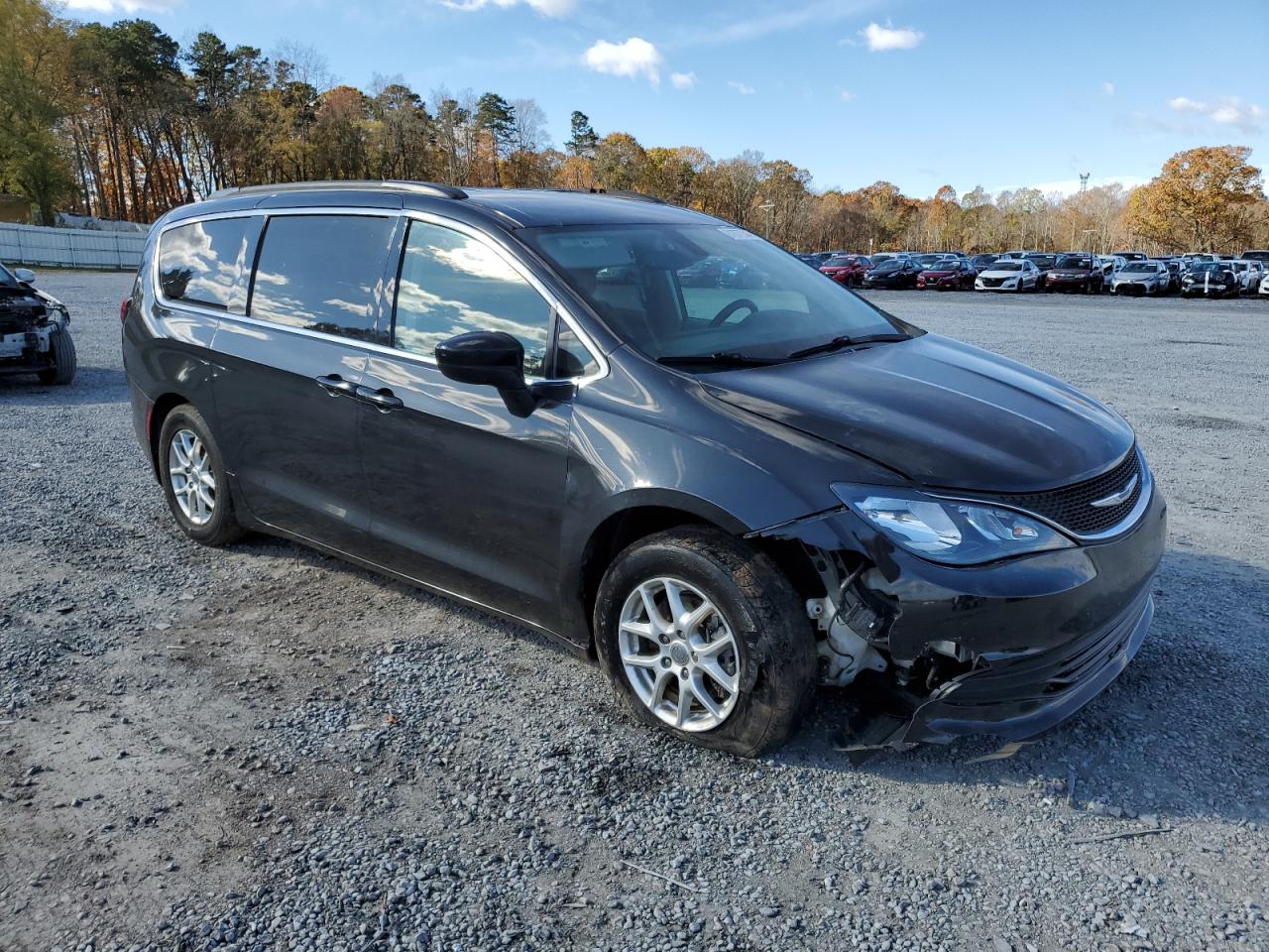 2020 Chrysler Voyager VIN 2C4RC1DG5LR182512 Copart auction photo, front end damage thumbnail 4