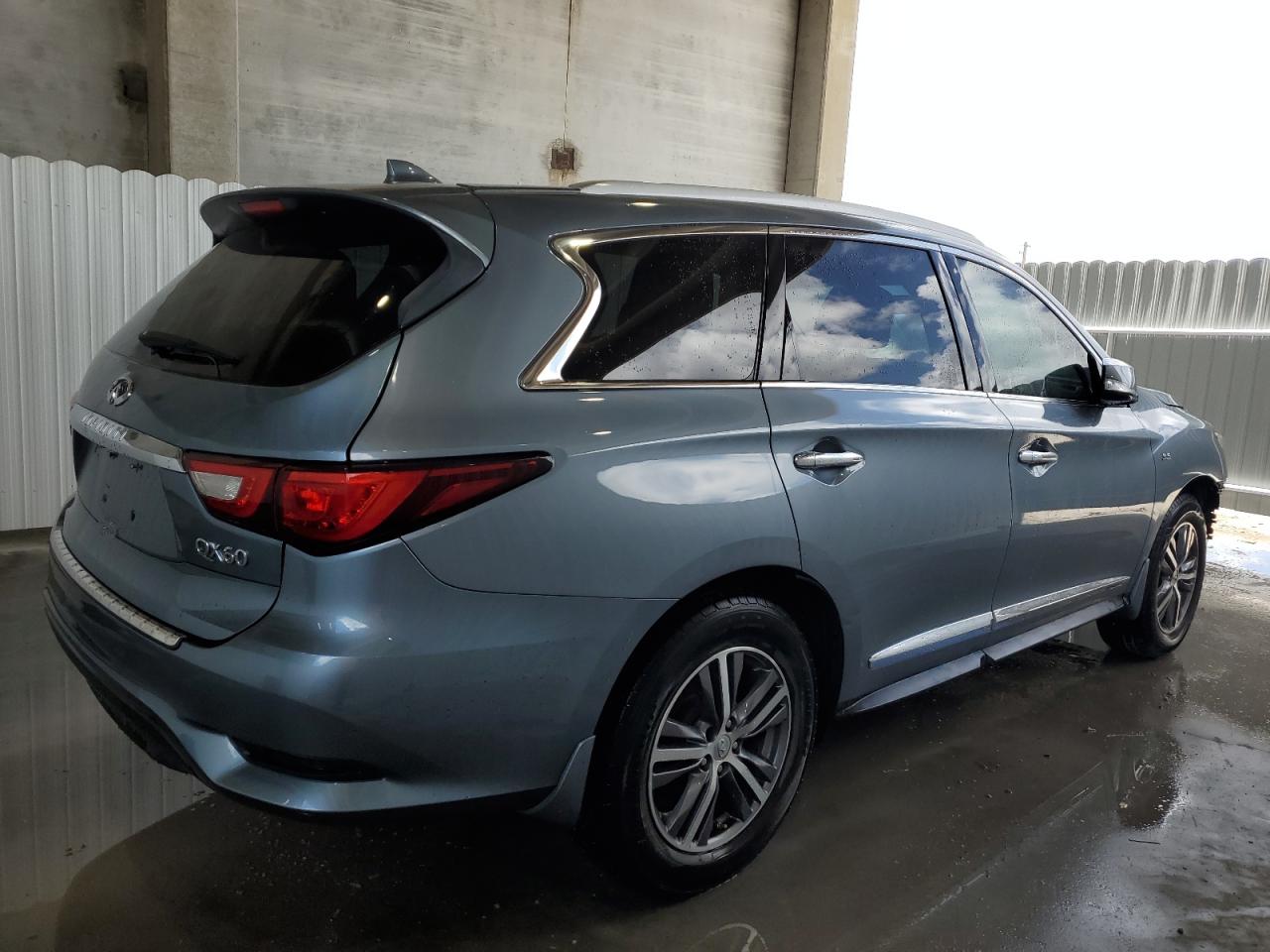 2016 Infiniti QX60 VIN 5N1AL0MN6GC523996 Copart auction photo, front end / minor dent/scratches damage thumbnail 3