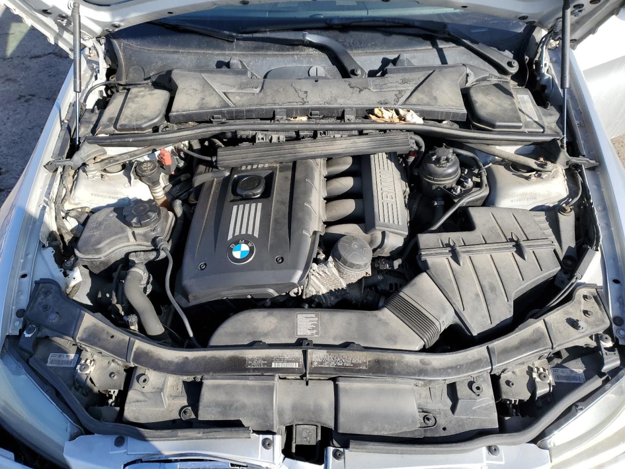 2011 BMW 3er VIN WBAPK5G53BNN81875 Copart auction photo, front end / side damage thumbnail 11