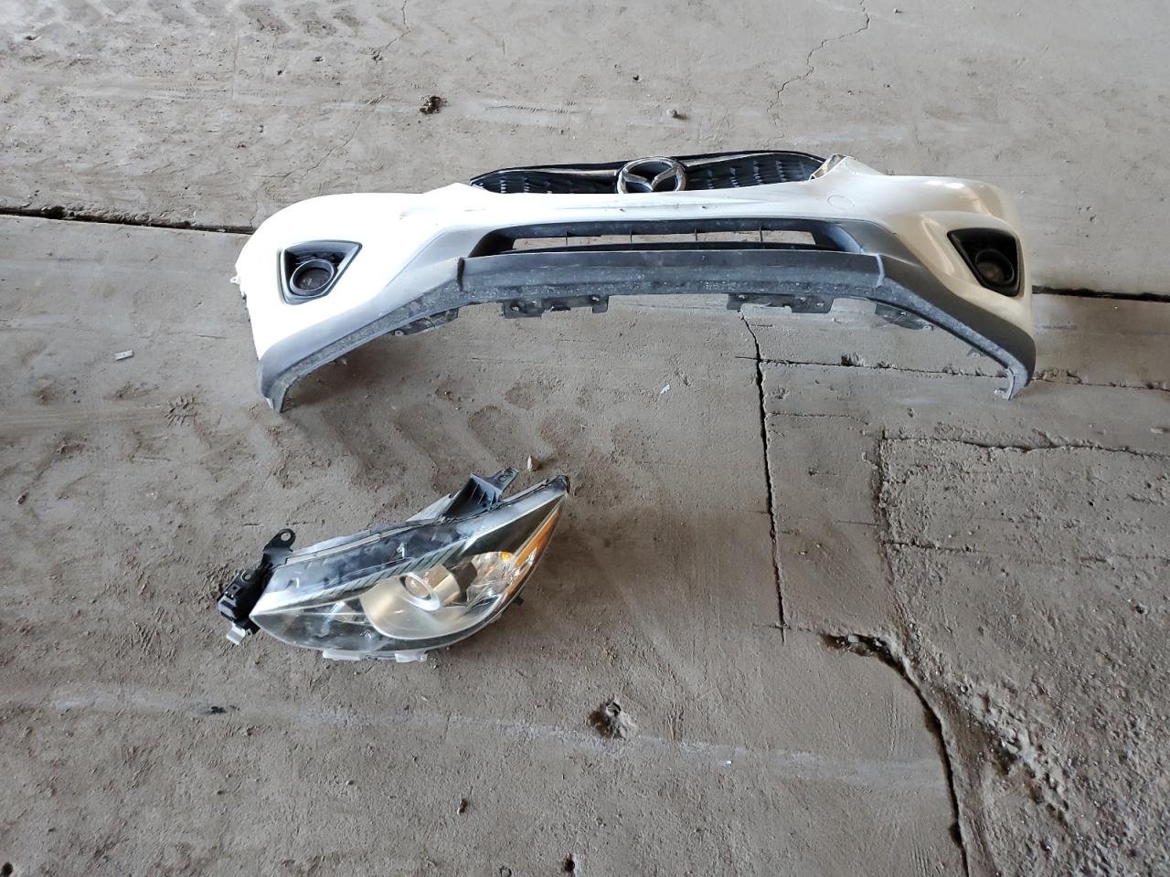 2015 Mazda CX-5 VIN JM3KE2CYXF0505549 Copart auction photo, front end damage thumbnail 12