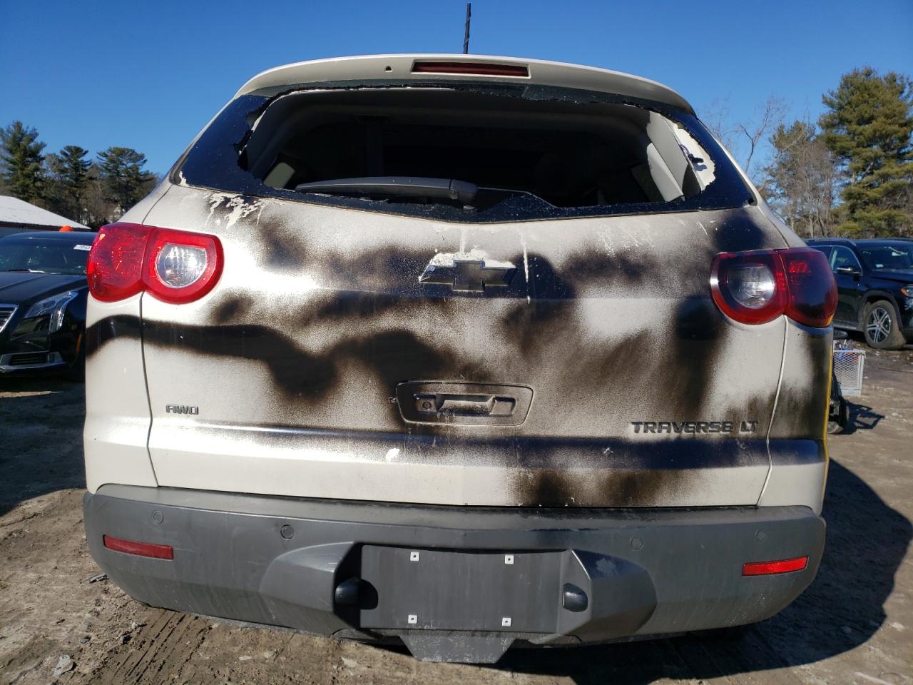 2011 Chevrolet Traverse VIN 1GNKVGEDXBJ398093 Copart auction photo, vandalism damage thumbnail 6