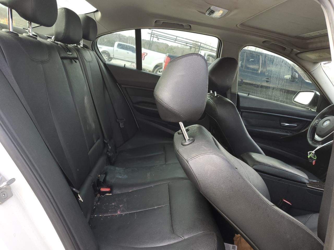 2015 BMW 3er VIN WBA3B5G54FNS16660 Copart auction photo, rear end damage thumbnail 10