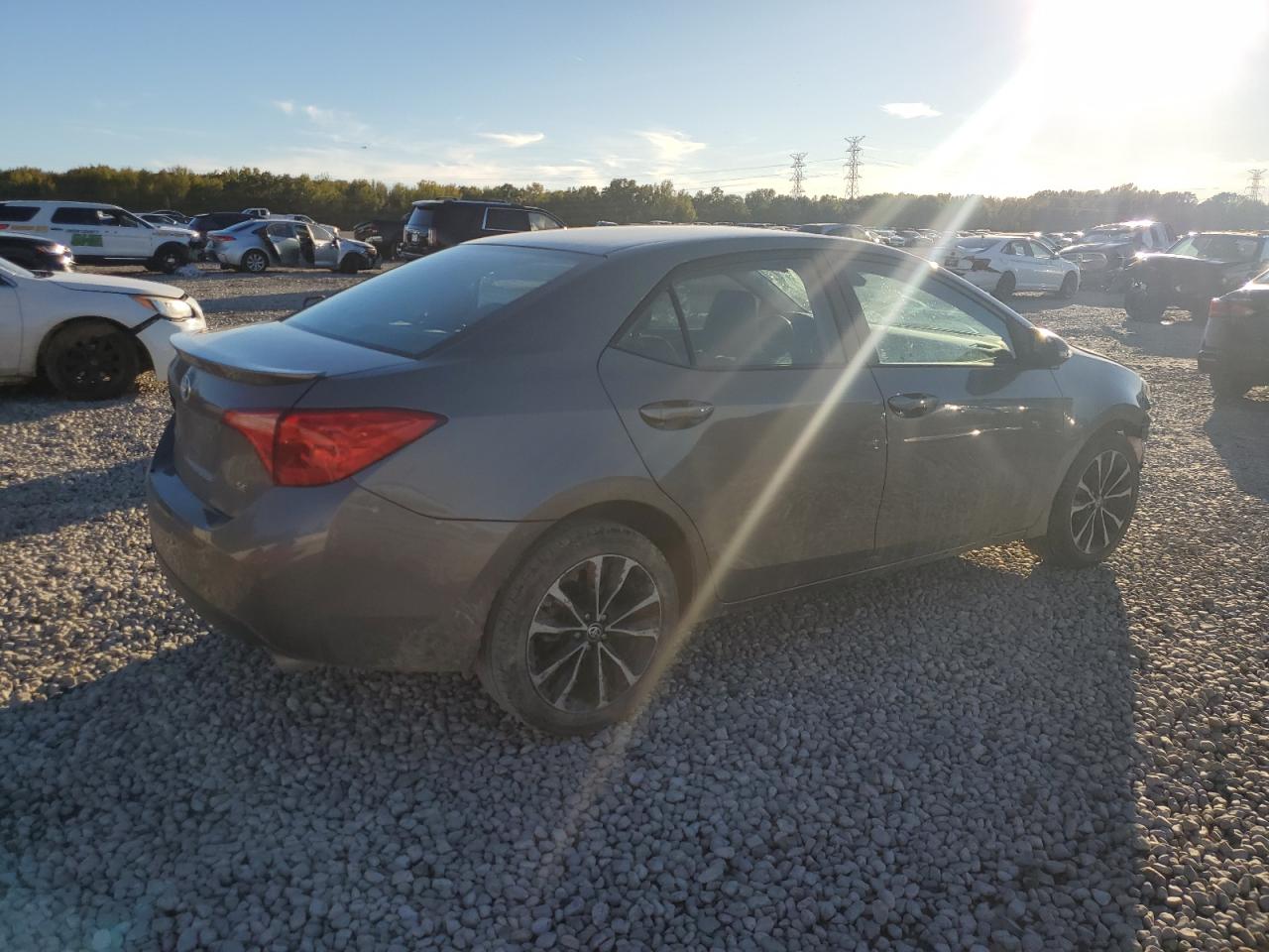 2019 Toyota Corolla VIN 2T1BURHE1KC237705 Copart auction photo, front end / top/roof damage thumbnail 3