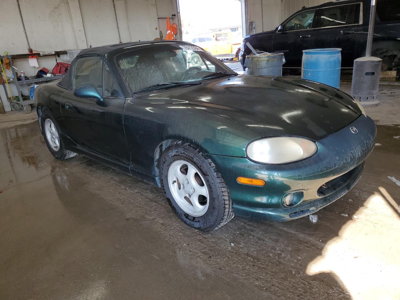 2000 Mazda MX-5 VIN JM1NB3534Y0155537 Copart auction photo, rear end / minor dent/scratches damage thumbnail 4