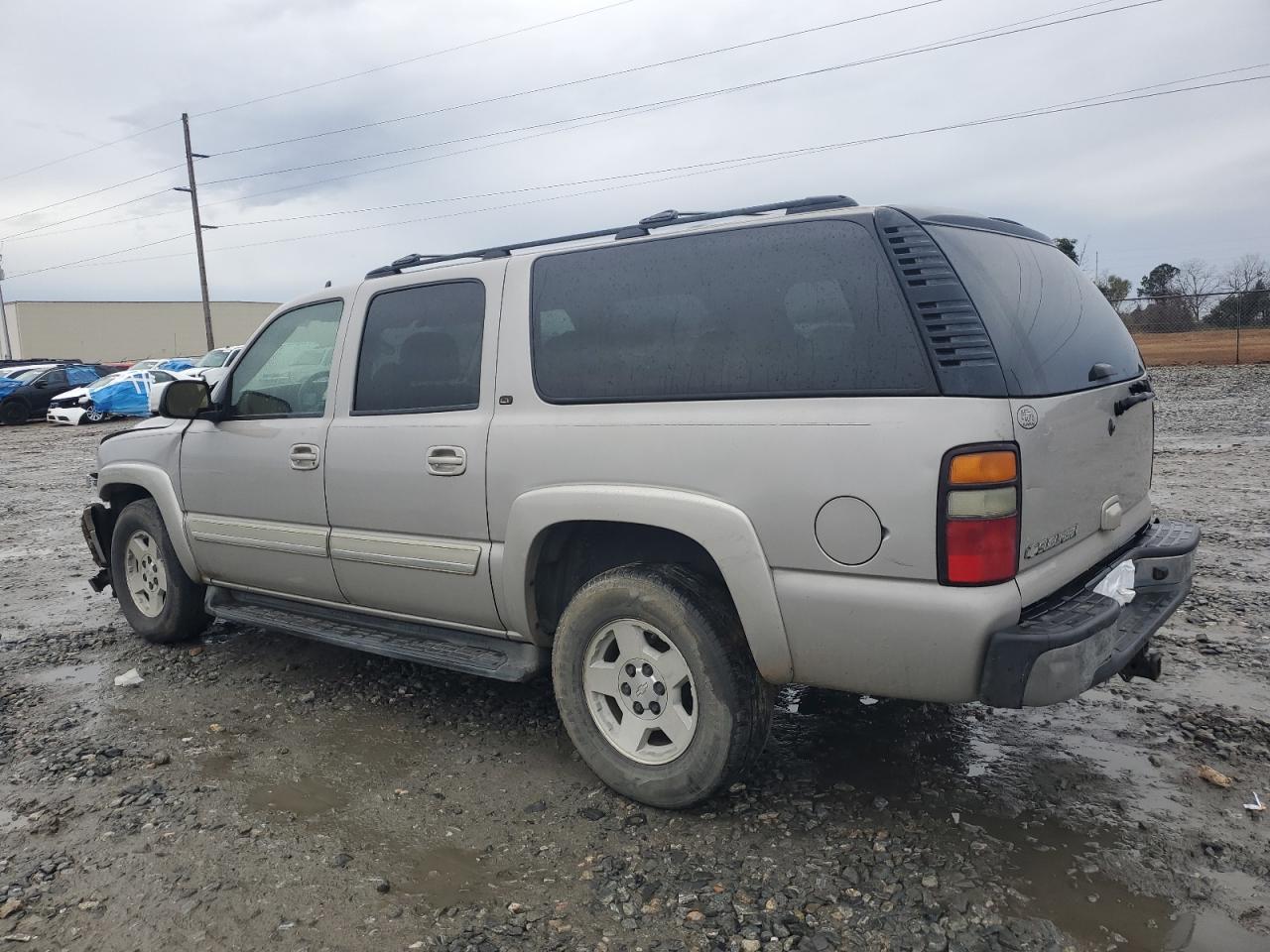 2006 Chevrolet Suburban VIN 1GNEC16ZX6J175469 Copart auction photo, front end damage thumbnail 2