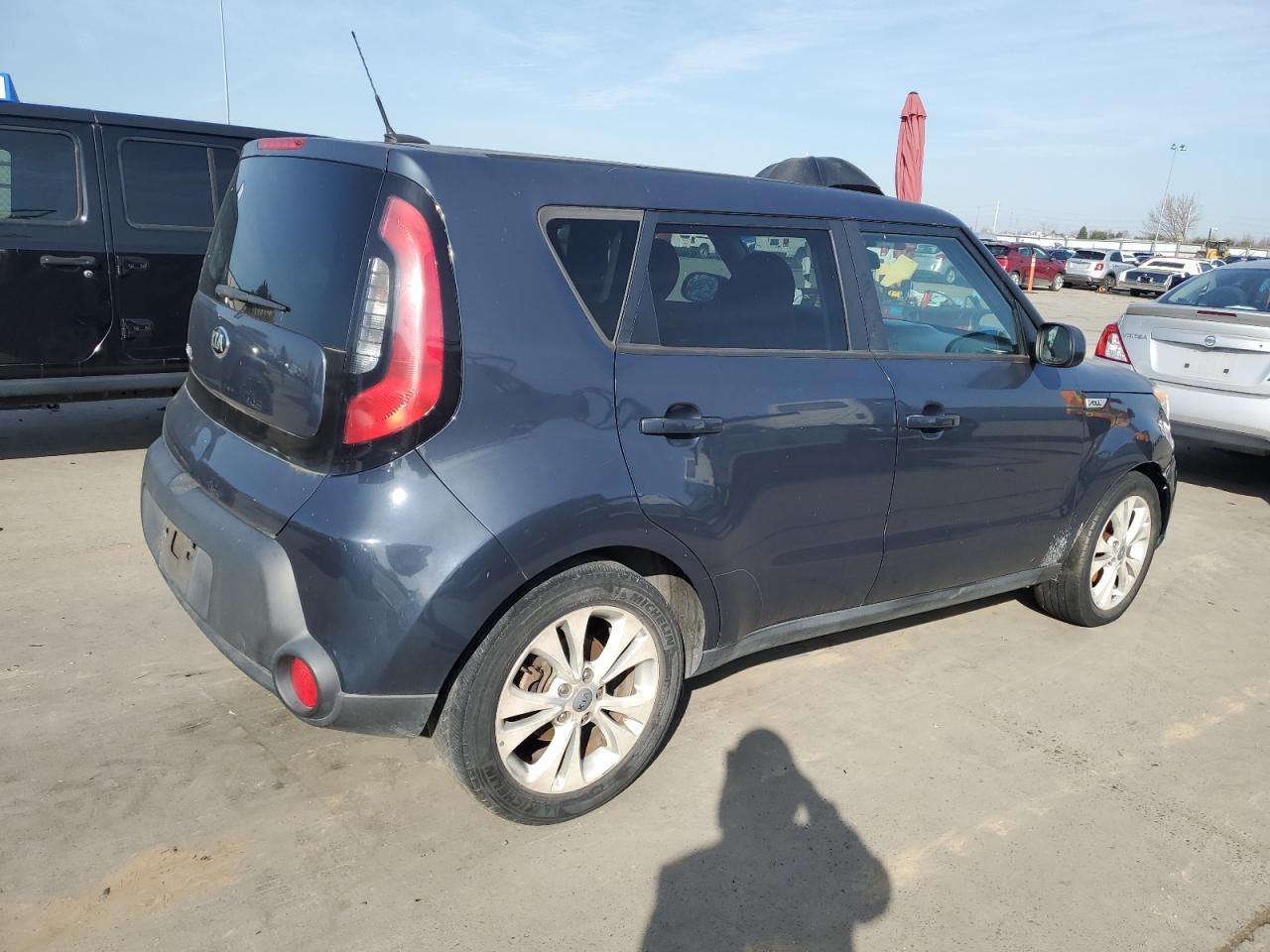 2015 KIA Soul VIN KNDJP3A57F7136962 Copart auction photo, front end damage thumbnail 3