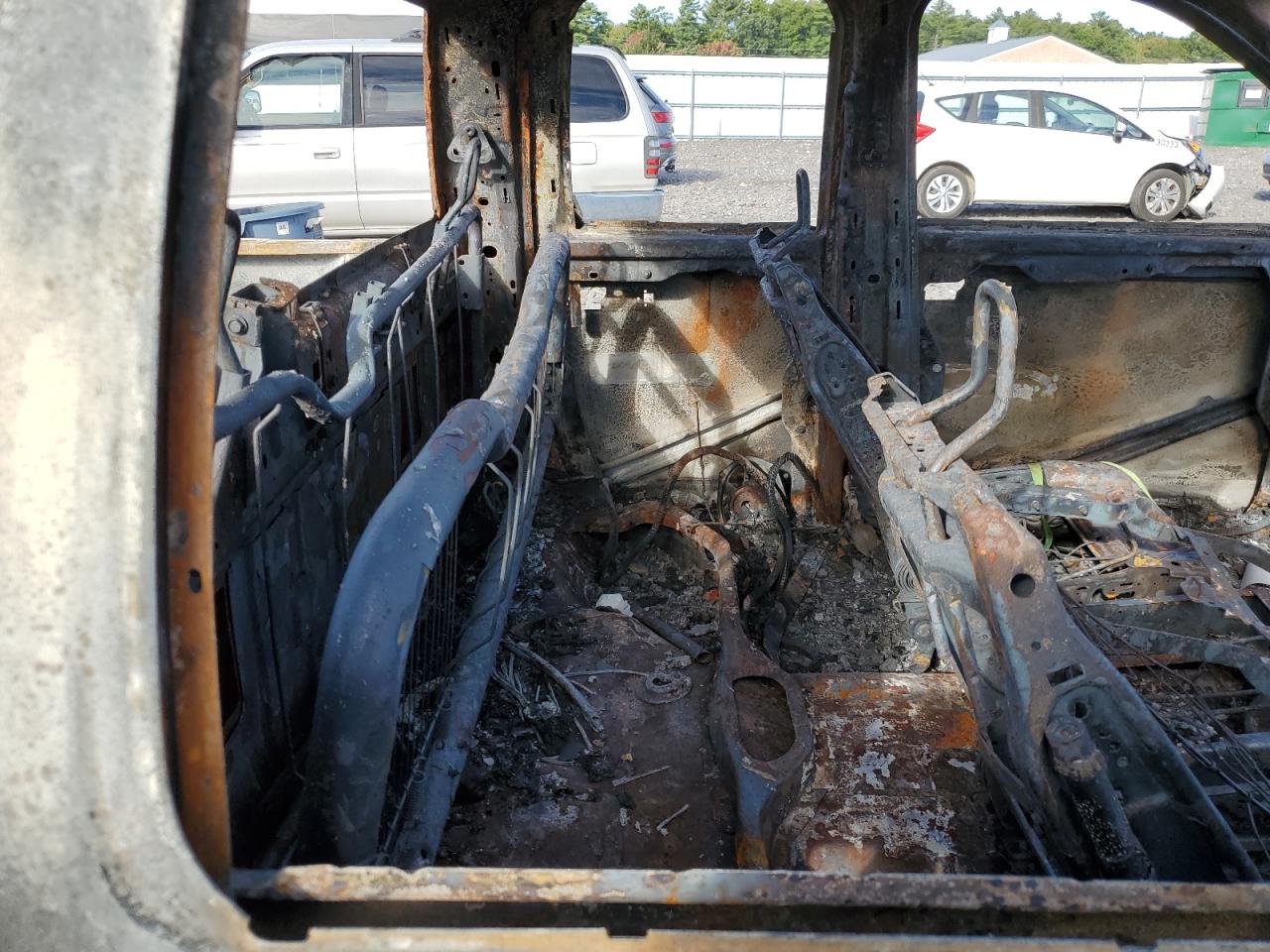 2015 RAM 1500 VIN 1C6RR7GG6FS664669 Copart auction photo, burn damage thumbnail 10