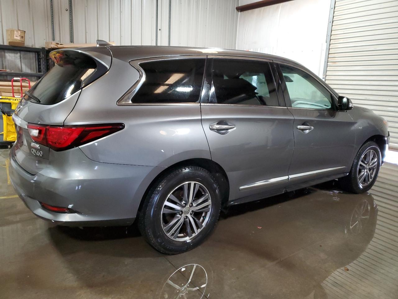 2020 Infiniti QX60 VIN 5N1DL0MN2LC525882 Copart auction photo, front end / minor dent/scratches damage thumbnail 3