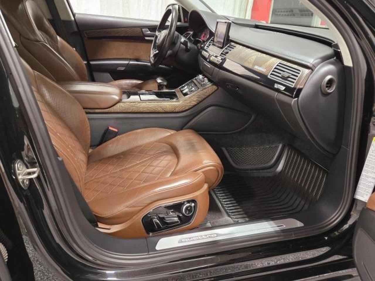 2017 Audi A8 VIN WAU43AFD9HN005296 Copart auction photo, normal wear damage thumbnail 5