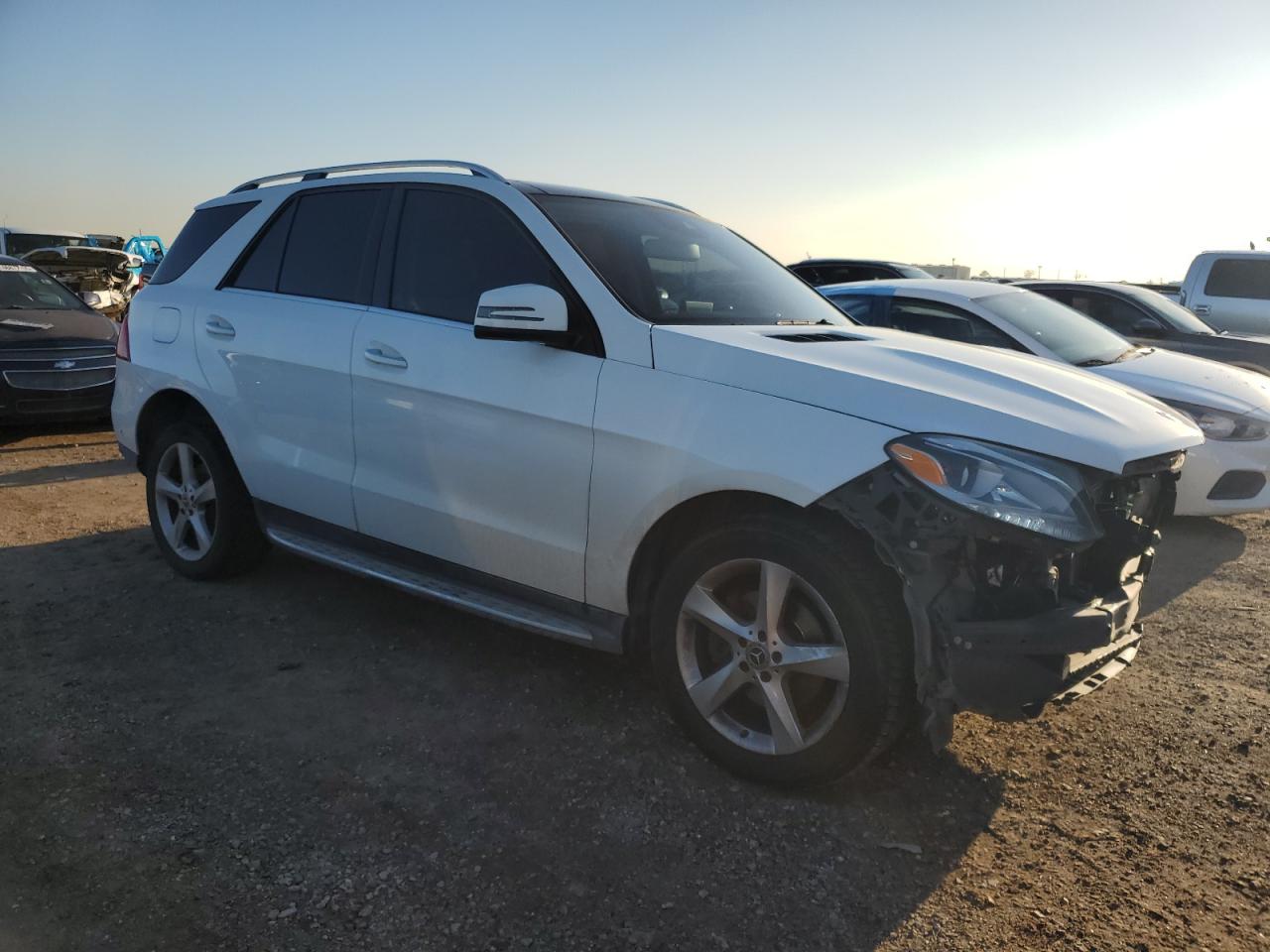 2018 Mercedes-Benz GLE VIN 4JGDA5JBXJB046562 Copart auction photo, front end / minor dent/scratches damage thumbnail 4