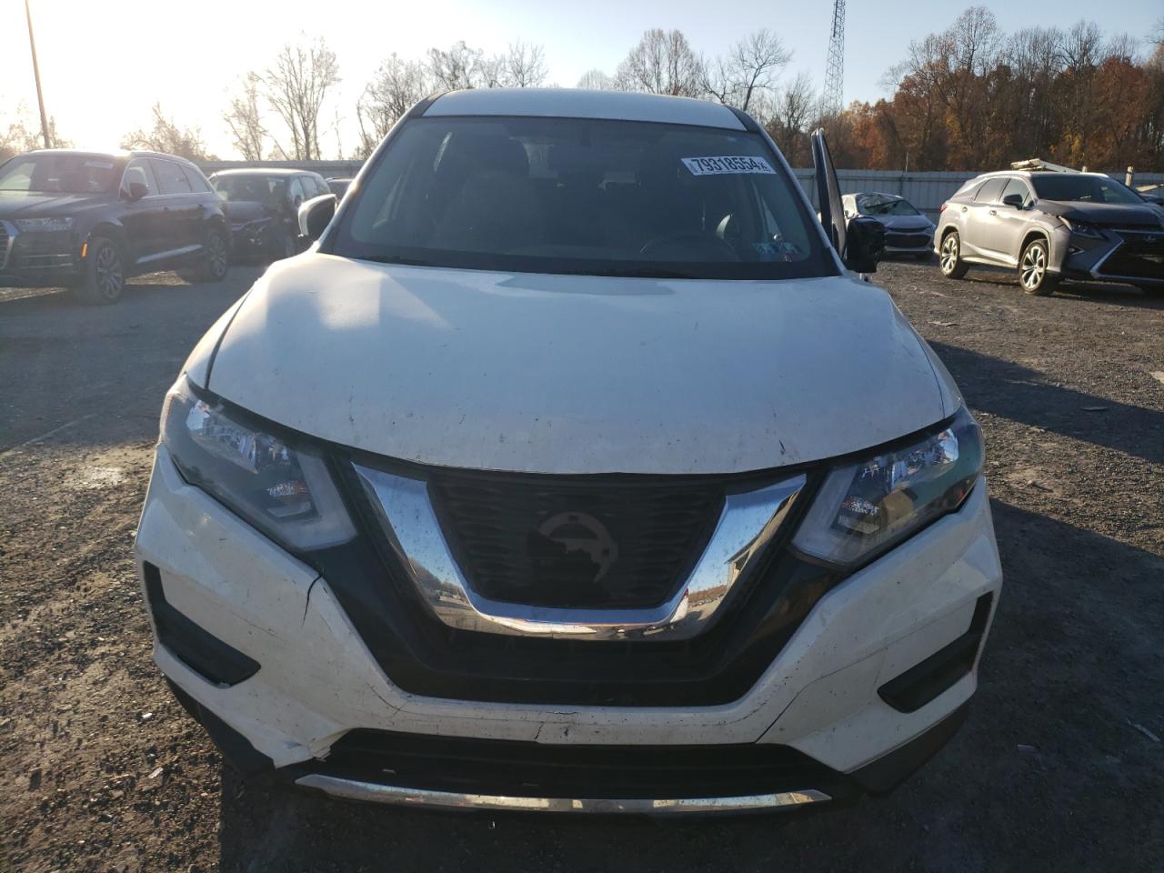 2017 Nissan Rogue VIN JN8AT2MV6HW014768 Copart auction photo, side / front end damage thumbnail 5